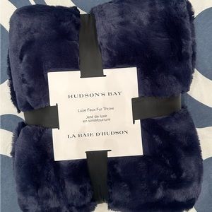 Luxe Faux Fur Throw